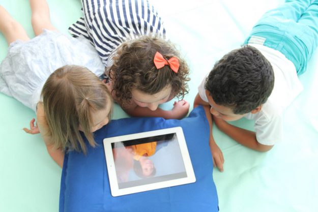 kids-watching-video best youtube channels for kids